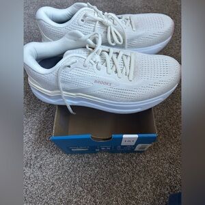 Brooks Ghost Max 2 Women's Running Shoes!